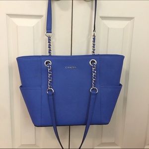 BOLD Calvin Klein Leather Purse